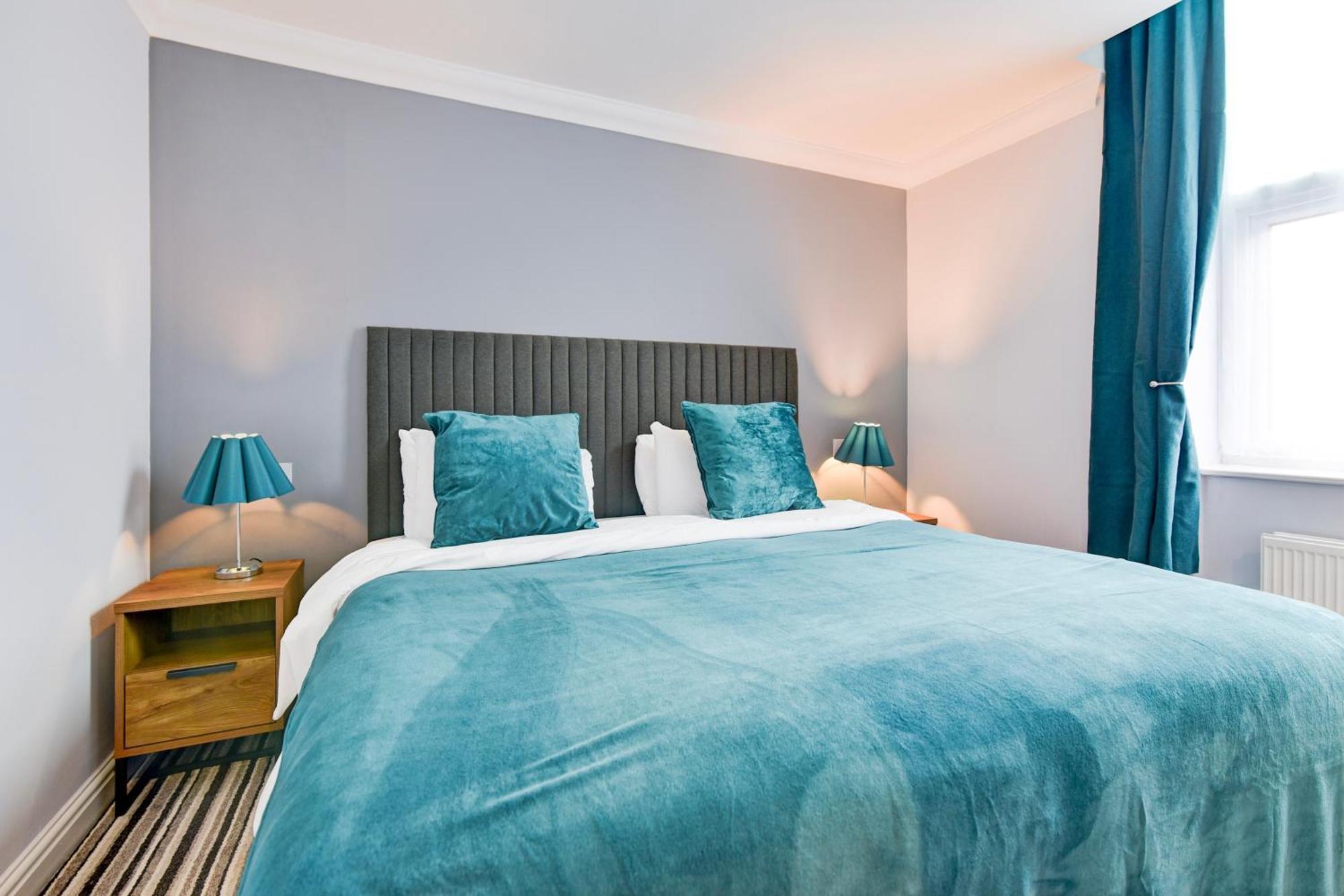 Aston Court Centre By Belvilla Hotel 3*