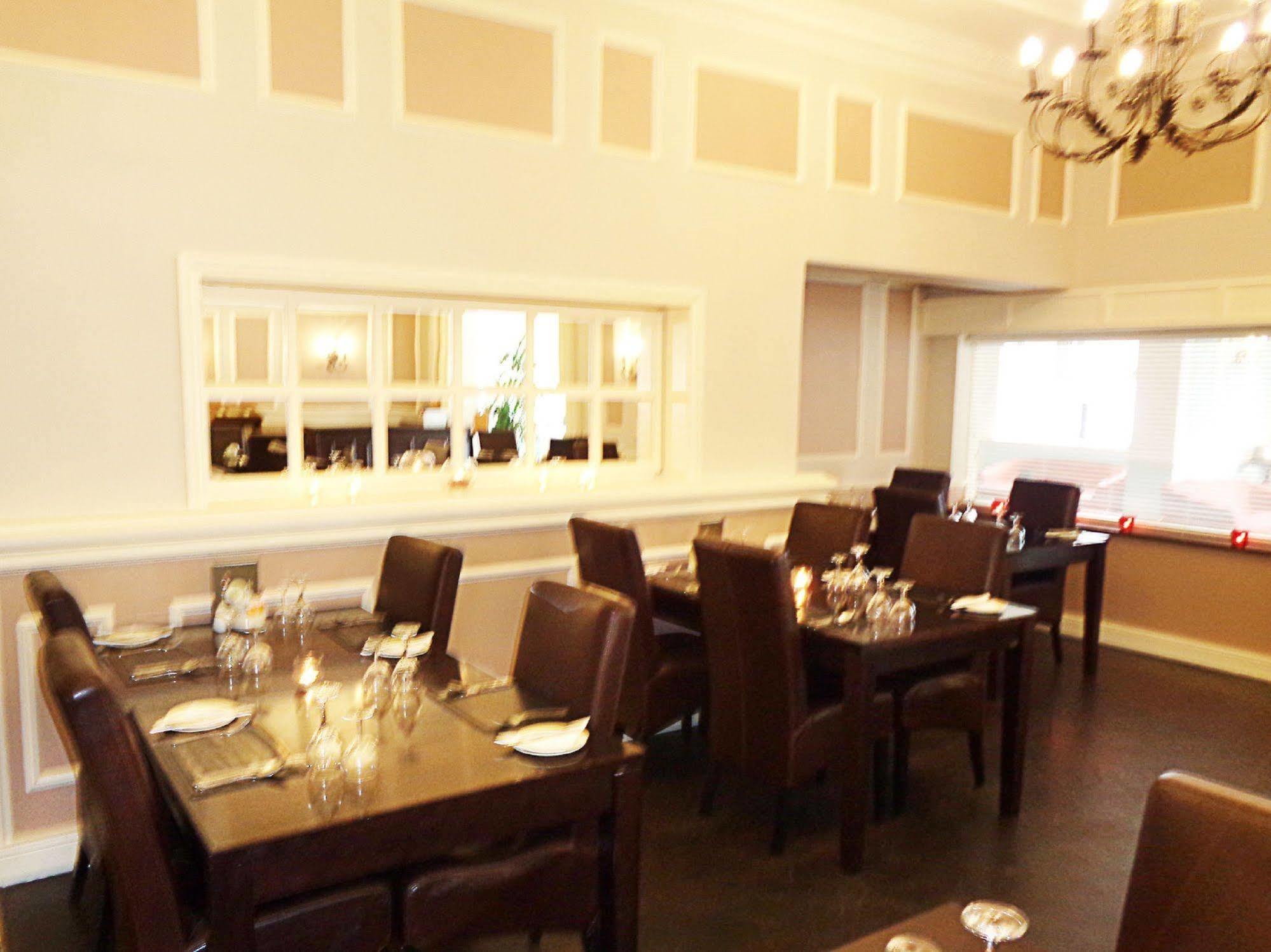 Aston Court Centre By Belvilla Hotel 3*